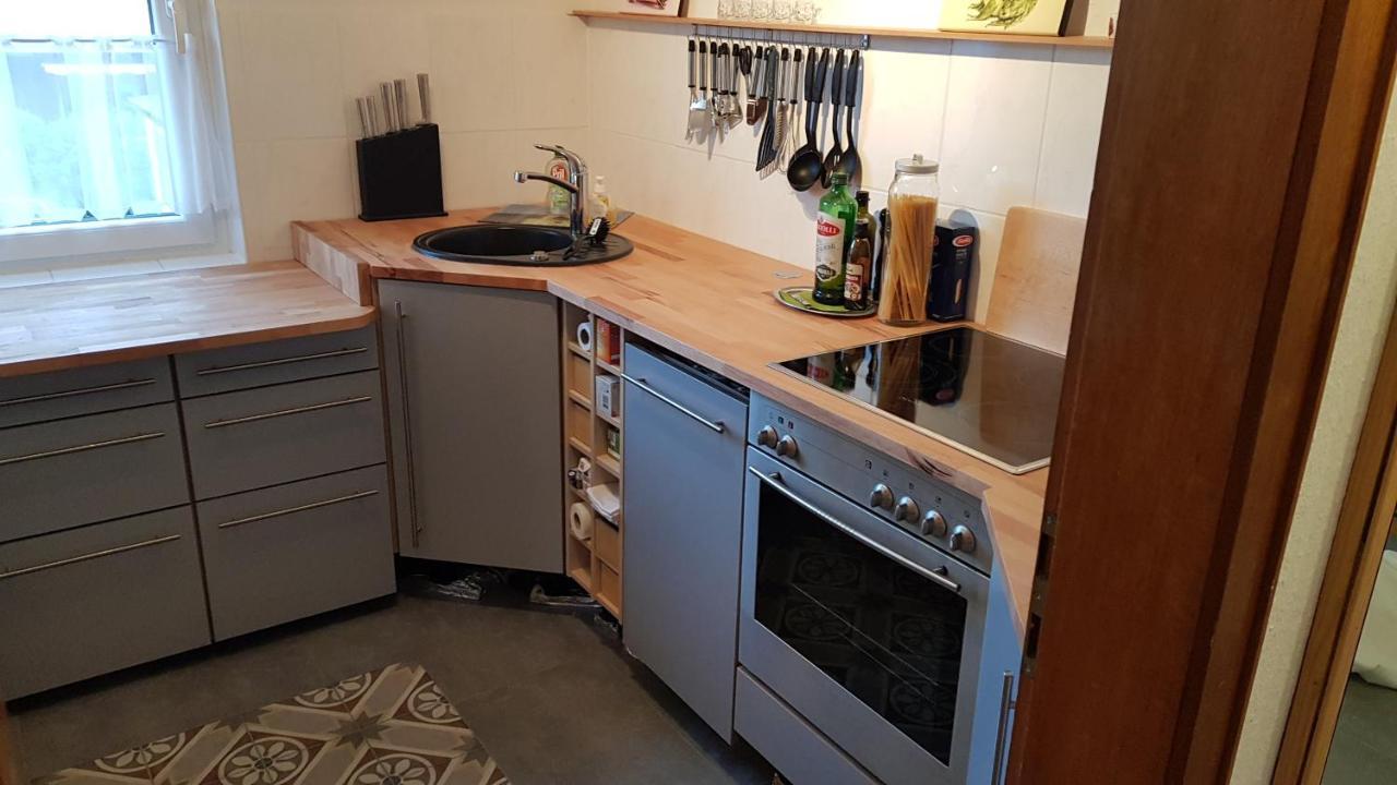 Stadtnahe Wohnung Mit Kl.Balkon Und Parkplatz オルデンブルク エクステリア 写真